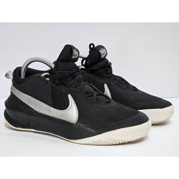 Nike Team Hustle D10 Low Black/Metallic/Silver- size 5.5Y - CW6735-004 - Picture 1 of 6